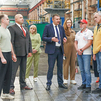 Участники XIV Форума городов-побратимов Беларуси и России на «Бобруйскагромаш» 