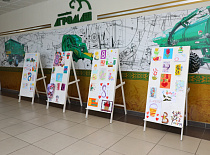 Выставка детских открыток и рукоделий
