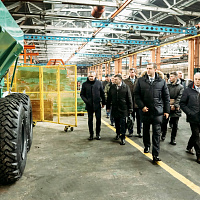 Делегация сельскохозяйственных предприятий Гродненской области посетила Бобруйскагромаш