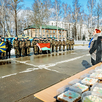 Активистки «БСЖ» поздравили военнослужащих