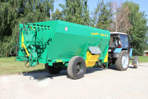 Feeder RSK-12-3 "Belmix" with a clamshell loader