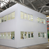 Комната мастеров с круговым обзором построена в сборочно-окрасочном цехе