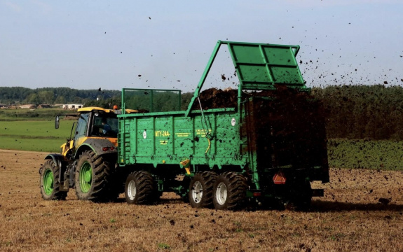 BOBRUISKAGROMASH produziert mehr als 100 landwirtschaftliche Maschinen